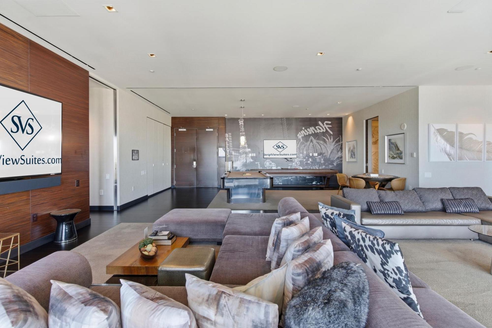 Stylish VIP 3,300sqft Penthouse | Full Strip View & Private Balcony
